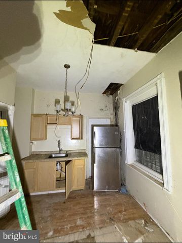 1423 W PACIFIC ST, Philadelphia, PA 19140