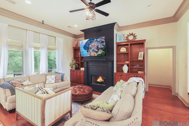 39053 Corinne Cir, Prairieville, LA 70769