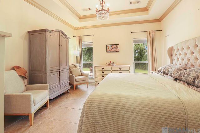 39053 Corinne Cir, Prairieville, LA 70769