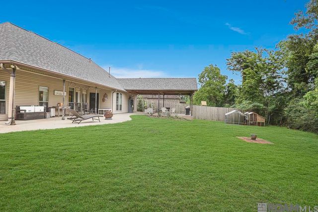 39053 Corinne Cir, Prairieville, LA 70769