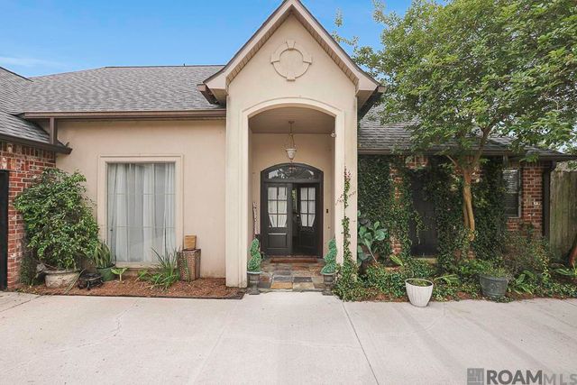 39053 Corinne Cir, Prairieville, LA 70769