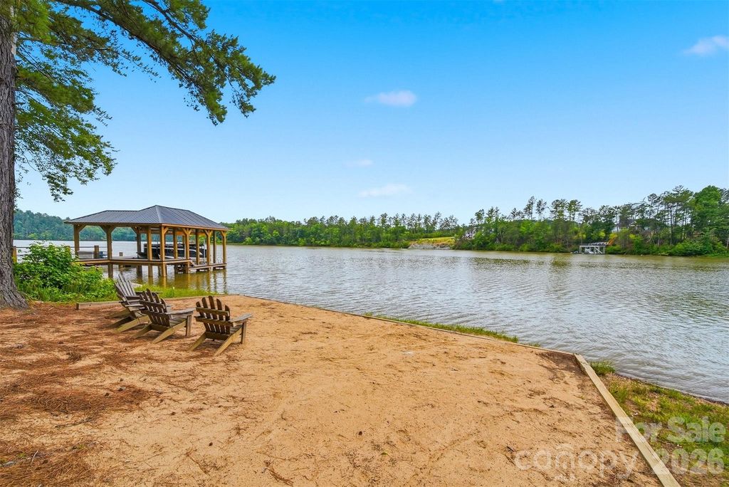 1776 Cove Side Drive, Granite Falls, NC 28630