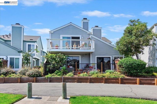 137 Parfait Ln, Alameda, CA 94502