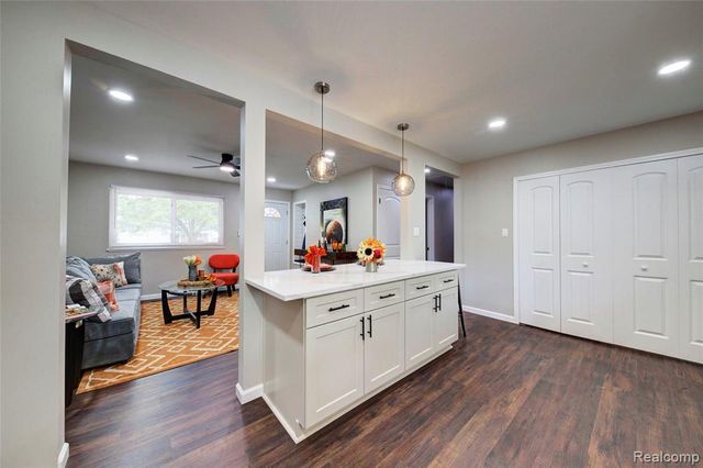 1330 Redleaf Lane, Ypsilanti, MI 48198