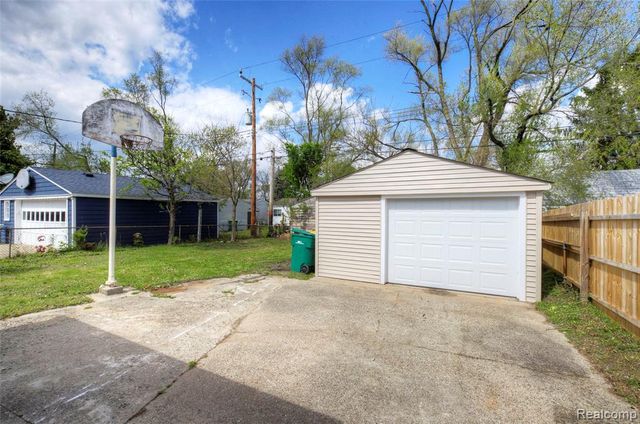 1330 Redleaf Lane, Ypsilanti, MI 48198