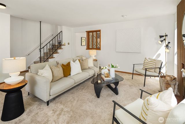 10208 23rd Avenue NE, Seattle, WA 98125
