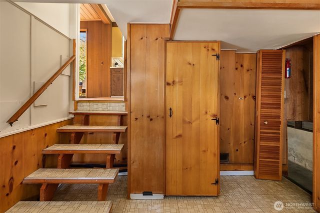 10208 23rd Avenue NE, Seattle, WA 98125