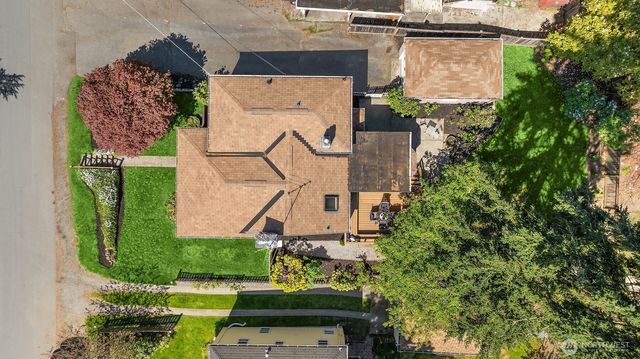 10208 23rd Avenue NE, Seattle, WA 98125