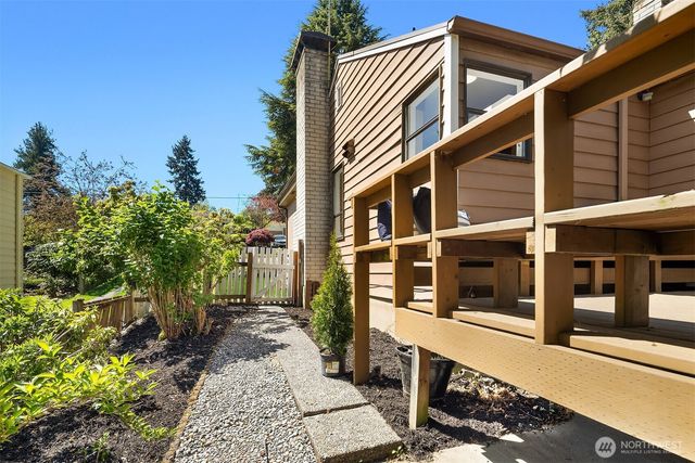 10208 23rd Avenue NE, Seattle, WA 98125