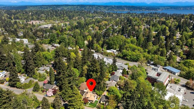 10208 23rd Avenue NE, Seattle, WA 98125