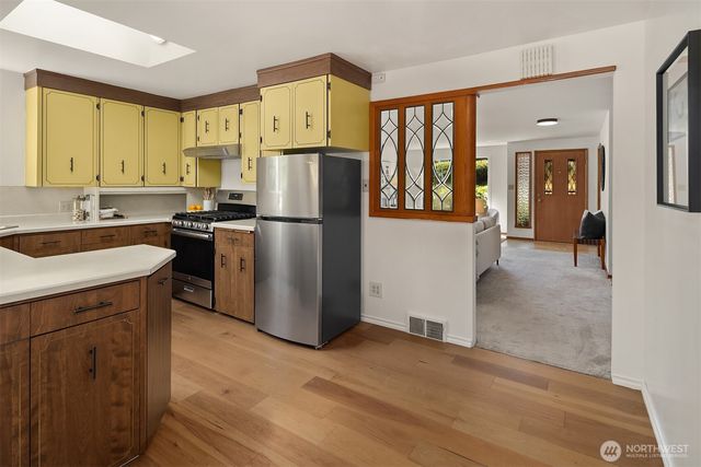 10208 23rd Avenue NE, Seattle, WA 98125