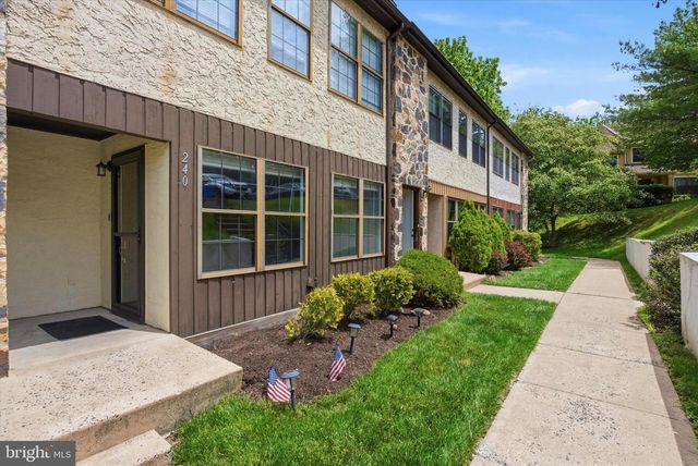 240 SMALLWOOD CT, West Chester, PA 19380