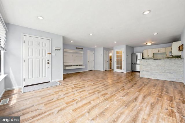 240 SMALLWOOD CT, West Chester, PA 19380