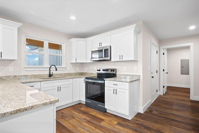 94 Galloway Airport Road, Dunlap, TN 37327