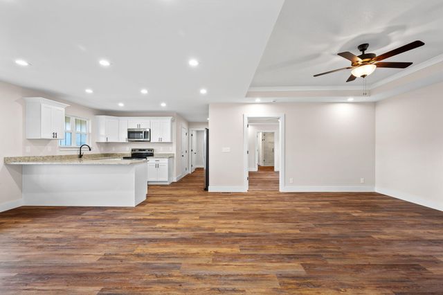 94 Galloway Airport Road, Dunlap, TN 37327