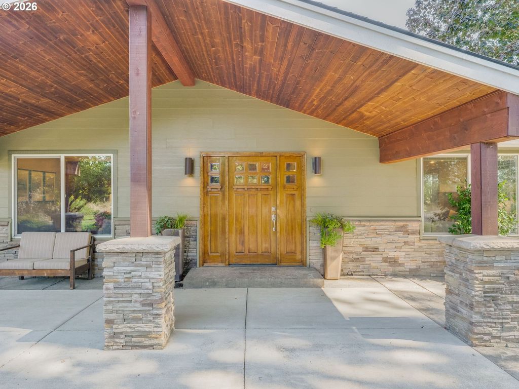 Image 2 of property listing at 2960 HILL Rd, Mc Minnville, OR 97128