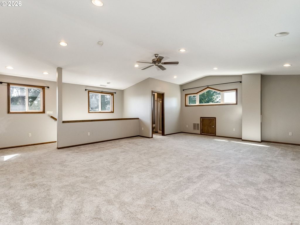 Image 33 of property listing at 2960 HILL Rd, Mc Minnville, OR 97128