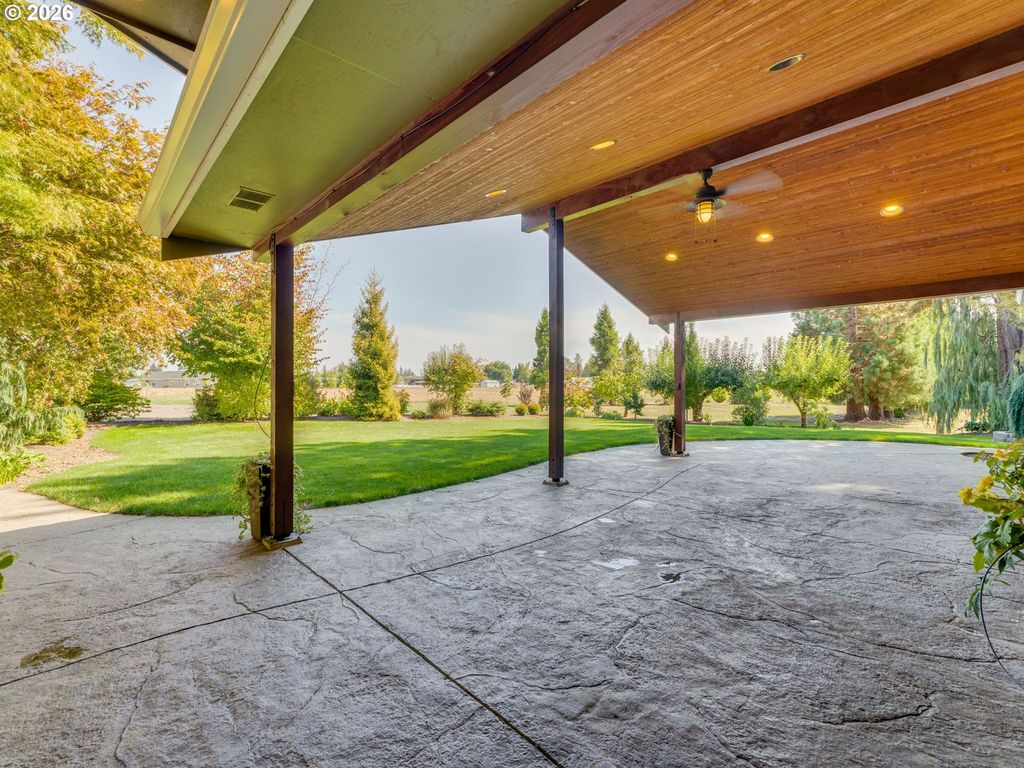 Image 36 of property listing at 2960 HILL Rd, Mc Minnville, OR 97128