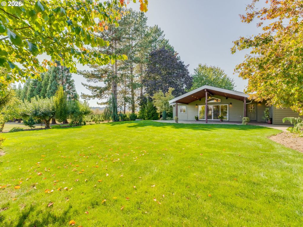 Image 37 of property listing at 2960 HILL Rd, Mc Minnville, OR 97128