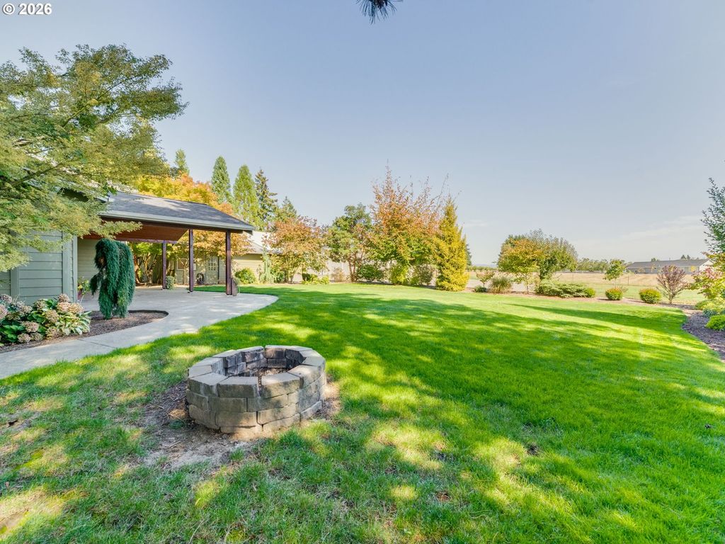Image 38 of property listing at 2960 HILL Rd, Mc Minnville, OR 97128