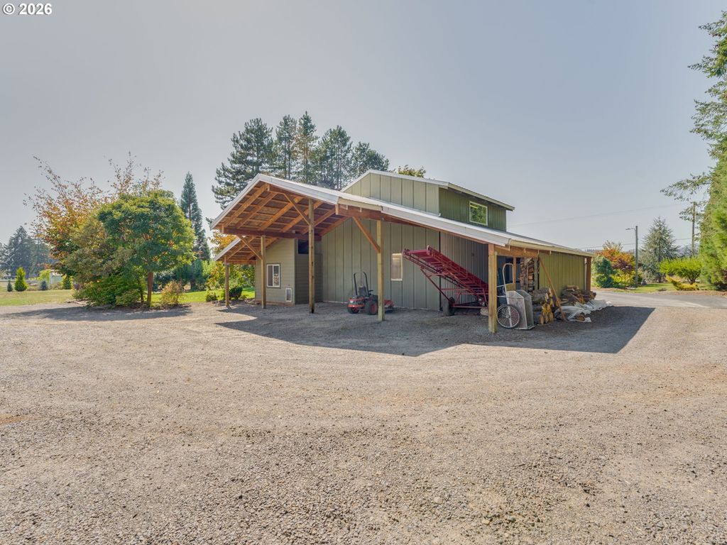 Image 42 of property listing at 2960 HILL Rd, Mc Minnville, OR 97128