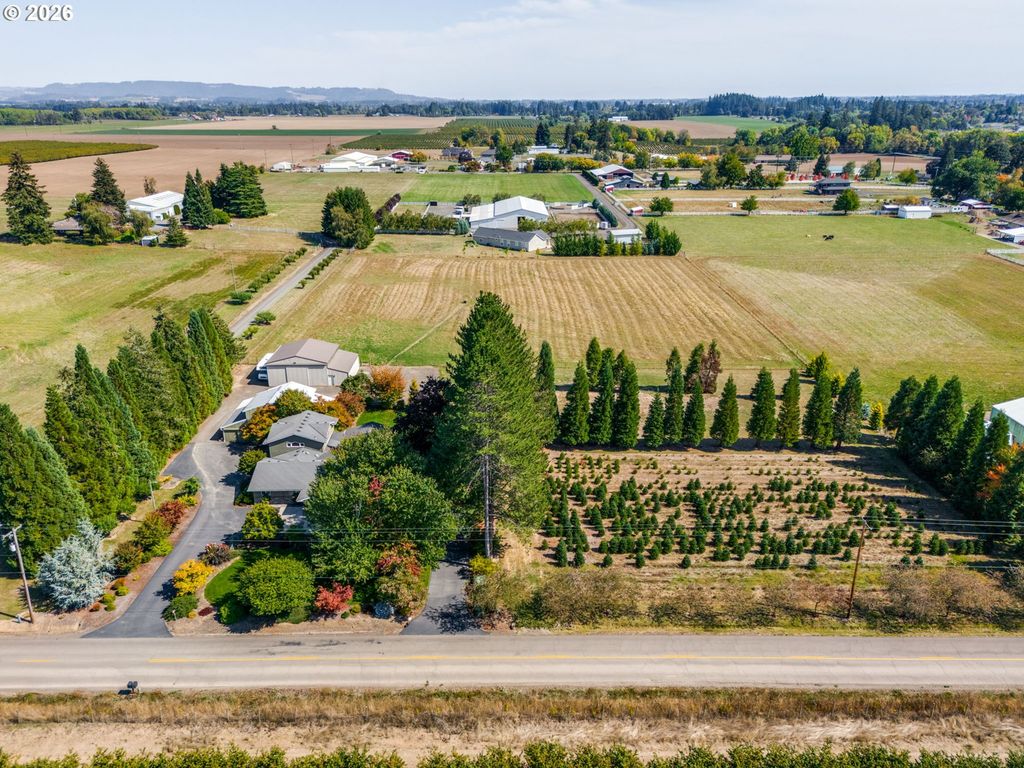 Image 46 of property listing at 2960 HILL Rd, Mc Minnville, OR 97128