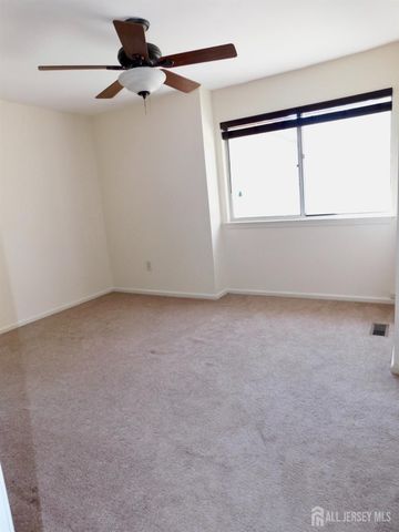 66 Chatham Court, East Windsor, NJ 08520