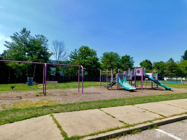 66 Chatham Court, East Windsor, NJ 08520