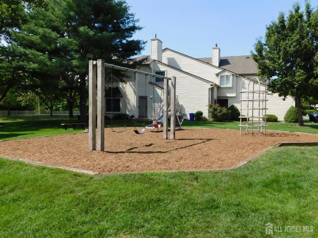 66 Chatham Court, East Windsor, NJ 08520