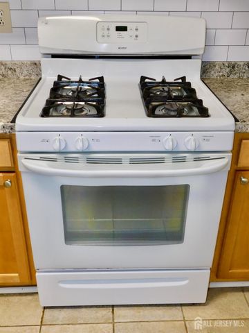 66 Chatham Court, East Windsor, NJ 08520