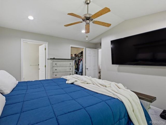 13335 Forest Ridge Boulevard, Sterling Heights, MI 48313