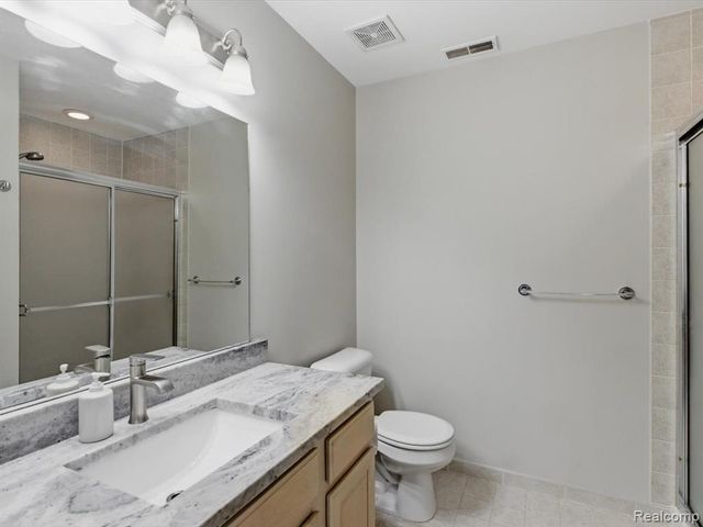 13335 Forest Ridge Boulevard, Sterling Heights, MI 48313