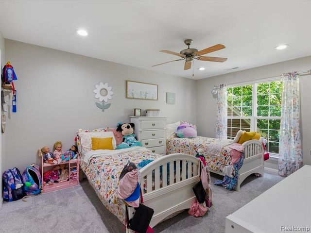 13335 Forest Ridge Boulevard, Sterling Heights, MI 48313