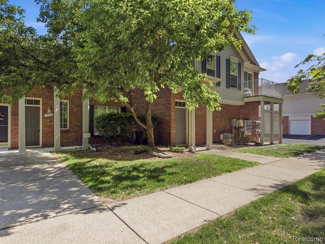 13335 Forest Ridge Boulevard, Sterling Heights, MI 48313