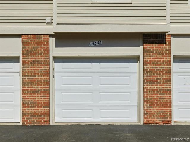 13335 Forest Ridge Boulevard, Sterling Heights, MI 48313