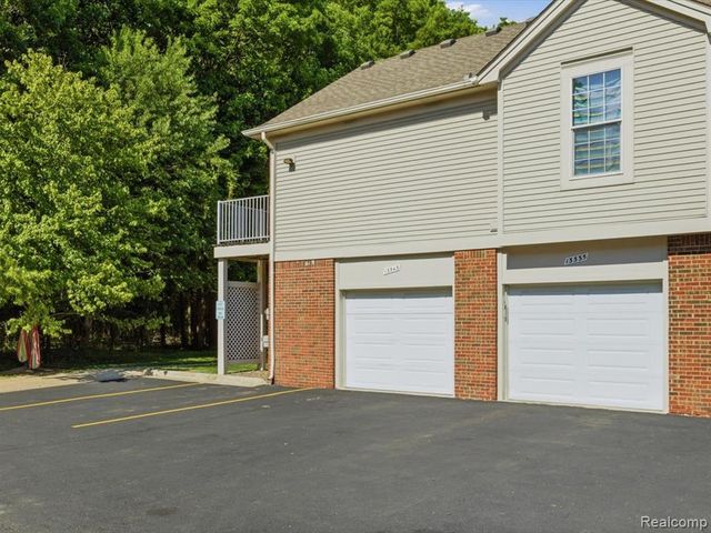 13335 Forest Ridge Boulevard, Sterling Heights, MI 48313
