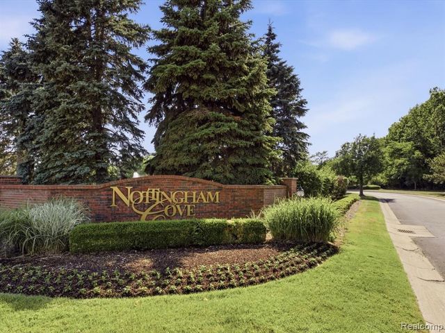 13335 Forest Ridge Boulevard, Sterling Heights, MI 48313