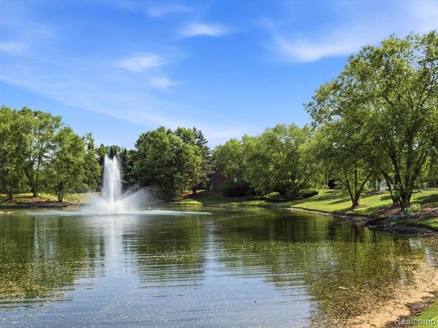 13335 Forest Ridge Boulevard, Sterling Heights, MI 48313