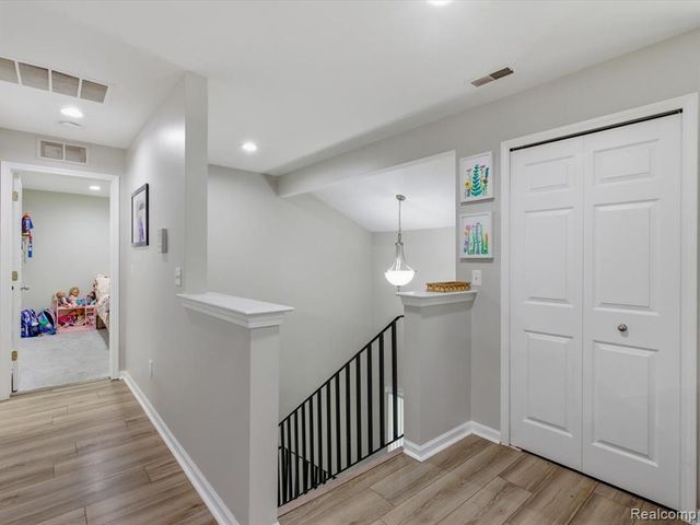 13335 Forest Ridge Boulevard, Sterling Heights, MI 48313