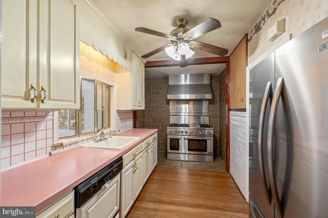 412 N ROLLING RD, Springfield, PA 19064