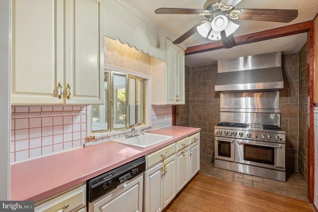 412 N ROLLING RD, Springfield, PA 19064