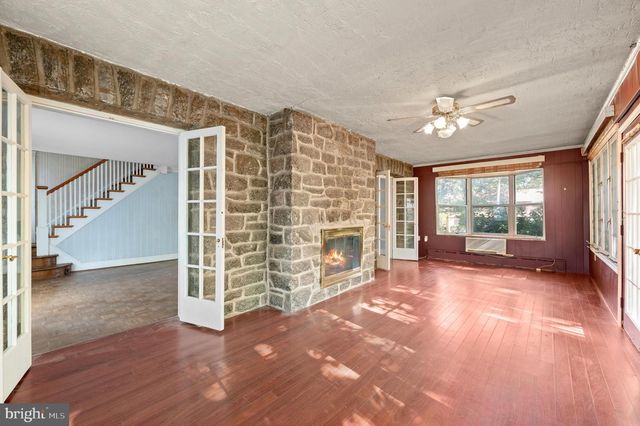 412 N ROLLING RD, Springfield, PA 19064