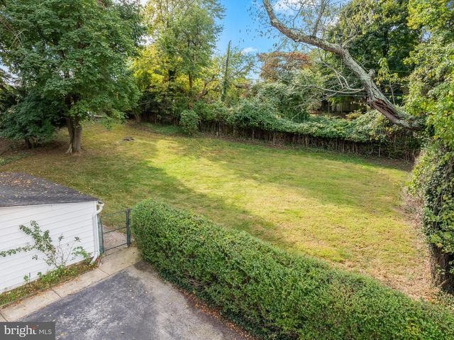 412 N ROLLING RD, Springfield, PA 19064