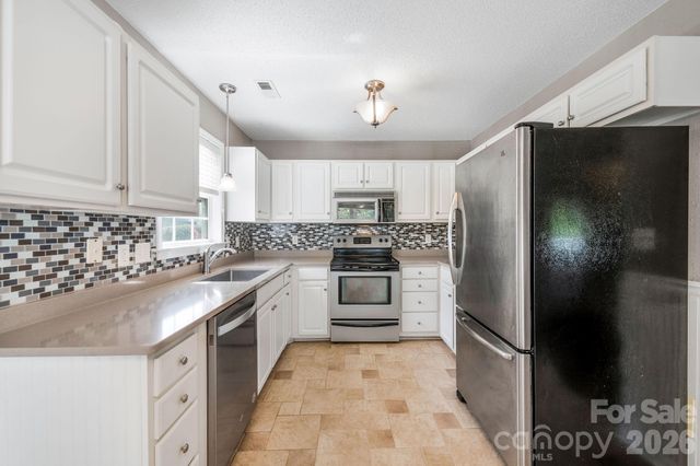 98 Stonehollow Road, Fletcher, NC 28732