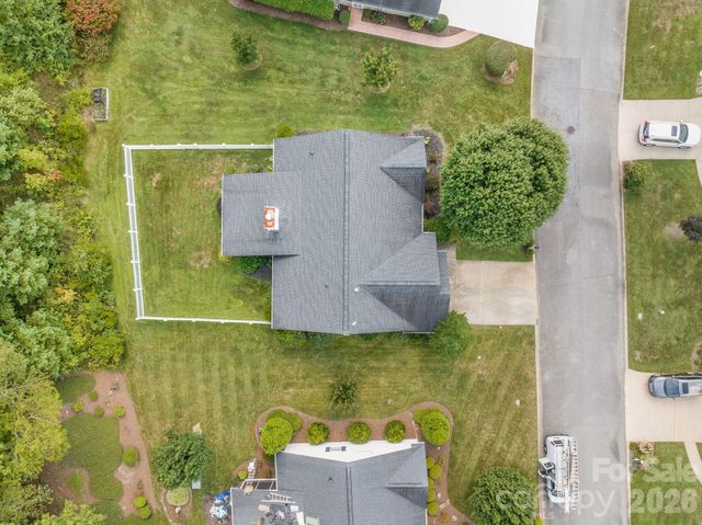 98 Stonehollow Road, Fletcher, NC 28732