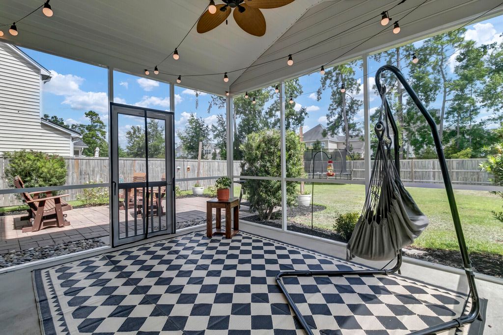 Image 38 of property listing at 513 Yellow Leaf Lane, Summerville, SC 29486