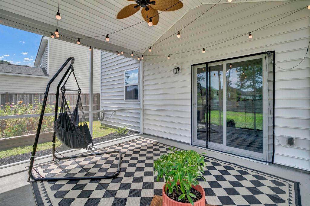 Image 39 of property listing at 513 Yellow Leaf Lane, Summerville, SC 29486