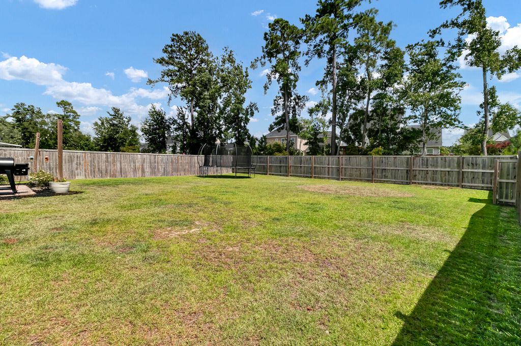 Image 42 of property listing at 513 Yellow Leaf Lane, Summerville, SC 29486