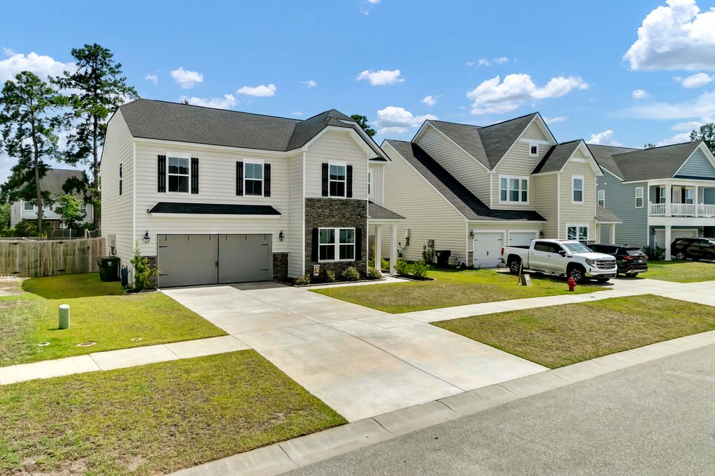 Image 54 of property listing at 513 Yellow Leaf Lane, Summerville, SC 29486