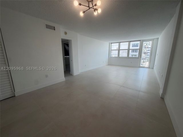 245 18th St 805, Miami Beach, FL 33139